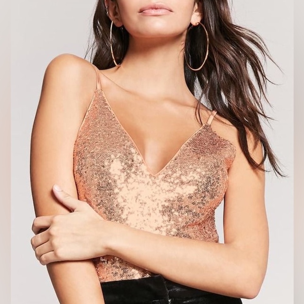 Forever 21. Rose Gold Sequin Bodysuit. Side Zipper, adjustable straps. Size M 🤍